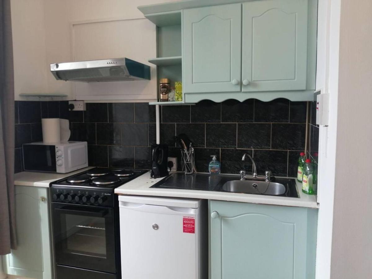 Perfect - Close To The Train Station Apartment *
