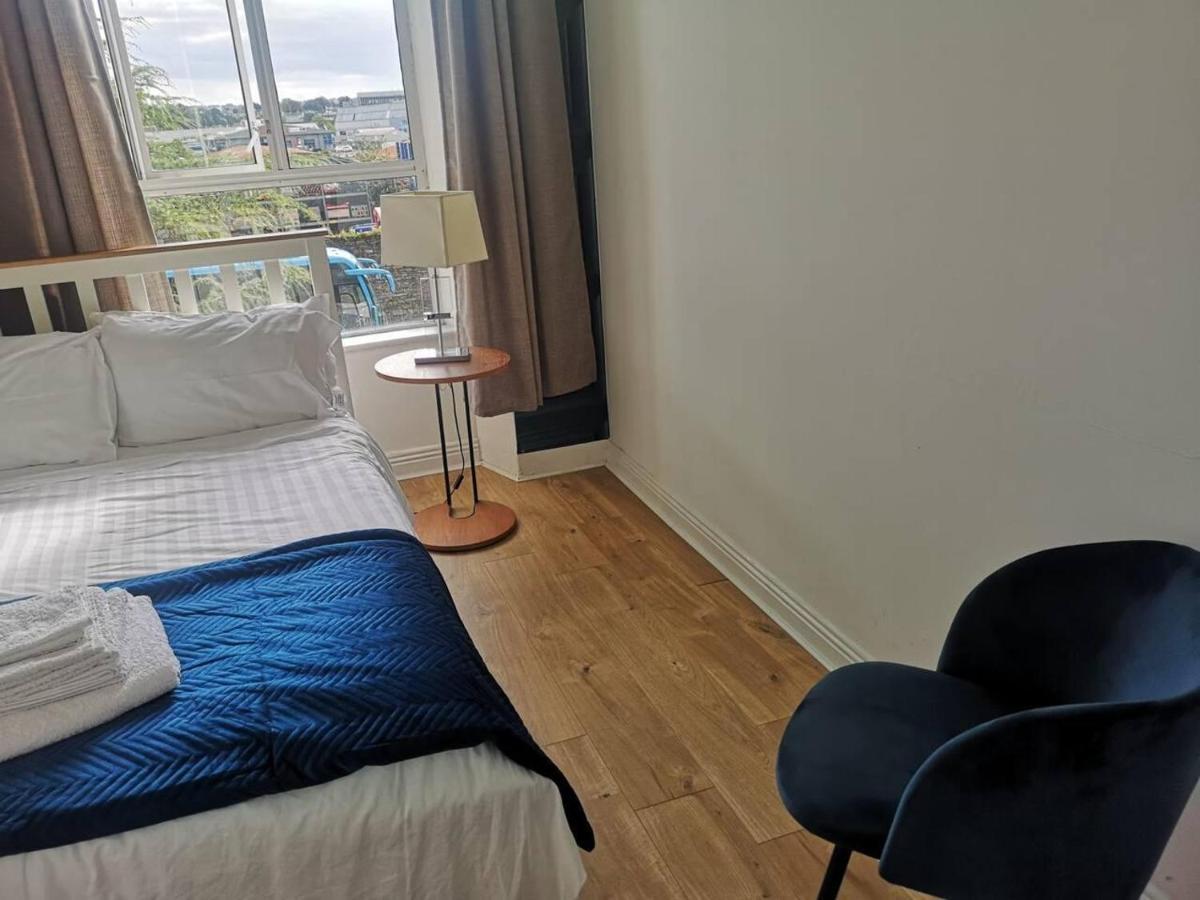 Perfect - Close To The Train Station Apartment Cork